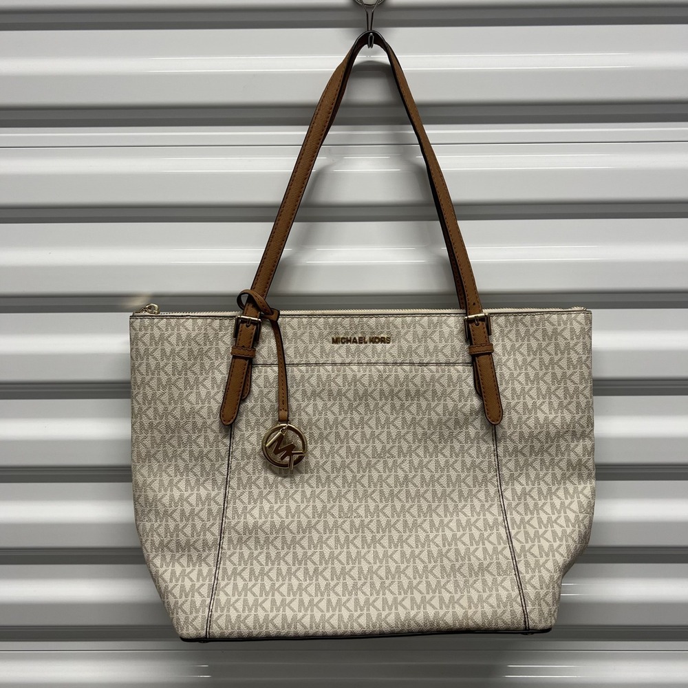 Michael Kors Voyager Large Tote Bag Vanilla Logo Monogram Acorn Trim Gold HW
